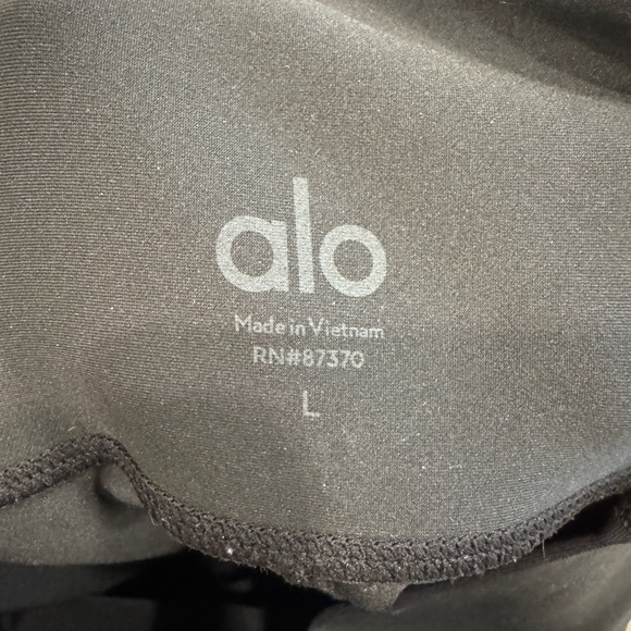 Alo Yoga ~ Airlift Black Leggings - Picture 4 of 4